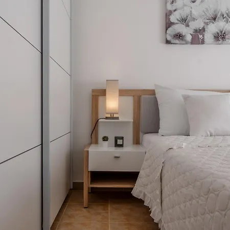 Sostaric Appartement *