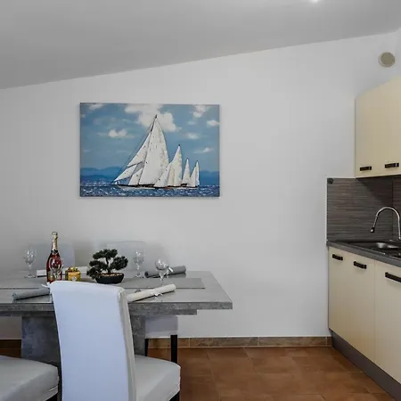 Sostaric Apartment Vir